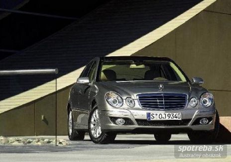 MERCEDES-BENZ  E 220 CDI Elegance A/T