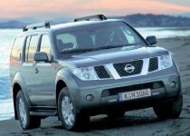 NISSAN Pathfinder  2.5 dCi SE