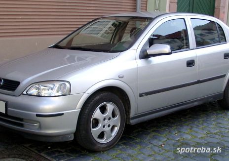 Opel Astra 1.2 16V Base 48KW