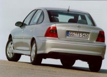 OPEL Vectra  1.6 16V Club - 74.00kW